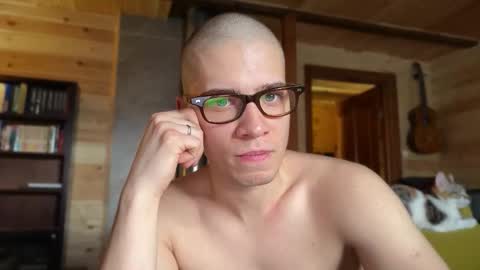 AliceEve online show from March 2026 08:42:02 AM