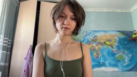 Snapshot of rebbeccaniimi chatting on March 2026 08:42:02 AM Bella online show from March 2026 08:42:02 AM