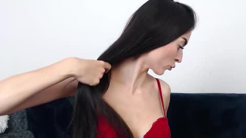 rebecamur online show from November 2025 11:00:01 AM