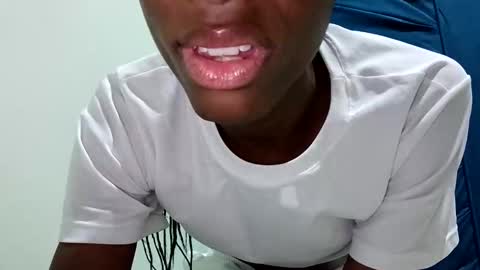 Tu mami Rebecca online show from May 2026 12:50:01 AM