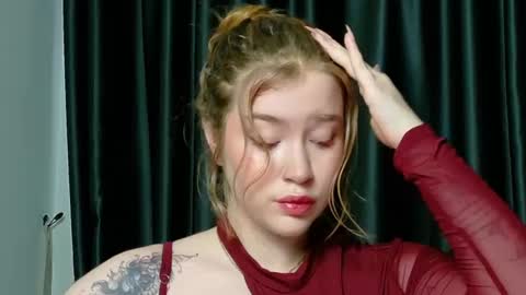 Snapshot of rebecca_lace chatting on September 2025 11:28:02 PM rebecca_lace online show from September 2025 11:28:02 PM