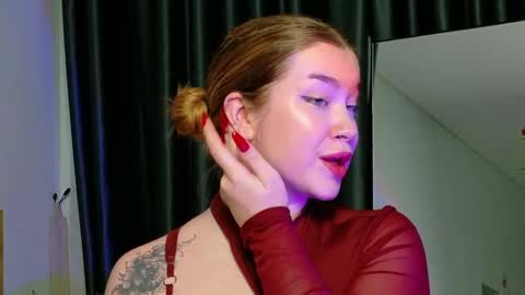 Snapshot of rebecca_lace chatting on October 2025 09:58:02 PM rebecca_lace online show from October 2025 09:58:02 PM