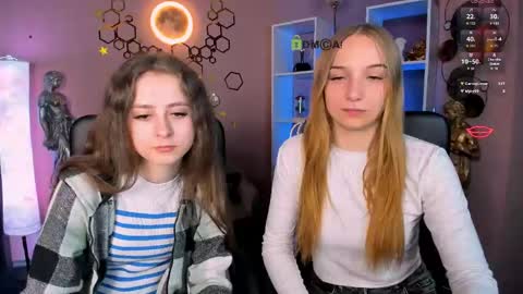 rebecca_smile_ online show from April 2026 07:11:02 PM