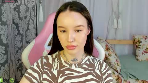 Snapshot of rebecca_vargas chatting on July 2026 01:01:01 AM Rebecca online show from July 2026 01:01:01 AM