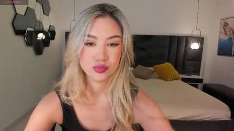 Rebe online show from June 2026 07:04:02 PM