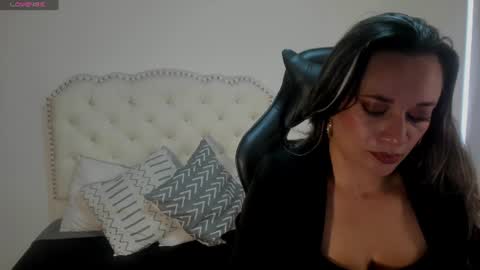 rebeckasalvatore online show from July 2026 12:57:02 PM