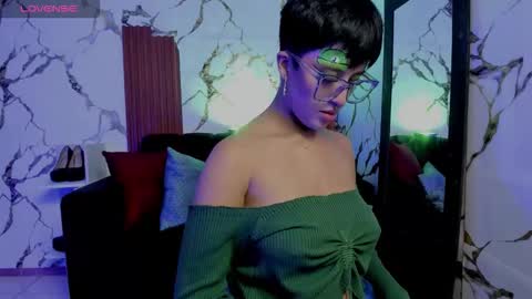 Snapshot of rebeka_baker chatting on October 2025 01:31:02 PM REBEKA online show from October 2025 01:31:02 PM