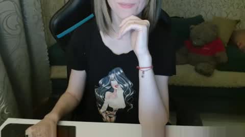 RebesaOlset online show from October 2025 03:32:01 PM