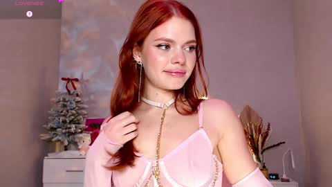 Snapshot of red__candy chatting on December 2024 02:08:02 PM red__candy online show from December 2024 02:08:02 PM