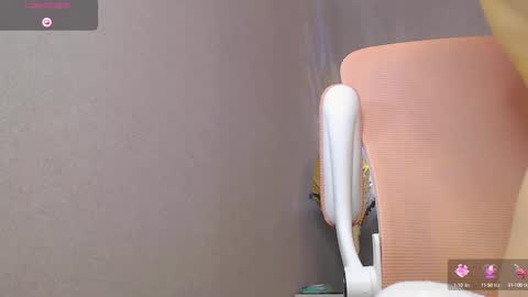 Snapshot of red__candy chatting on March 2025 06:33:02 PM red__candy online show from March 2025 06:33:02 PM