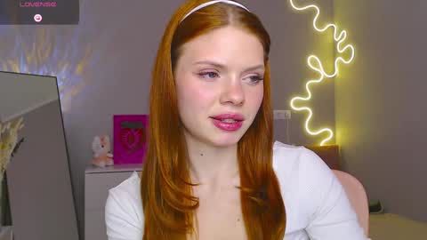 Snapshot of red__candy chatting on March 2025 03:35:01 PM red__candy online show from March 2025 03:35:01 PM