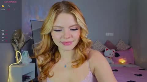 Snapshot of red__candy chatting on September 2025 10:40:01 AM red__candy online show from September 2025 10:40:01 AM