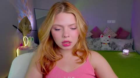 Snapshot of red__candy chatting on October 2025 02:15:02 PM red__candy online show from October 2025 02:15:02 PM