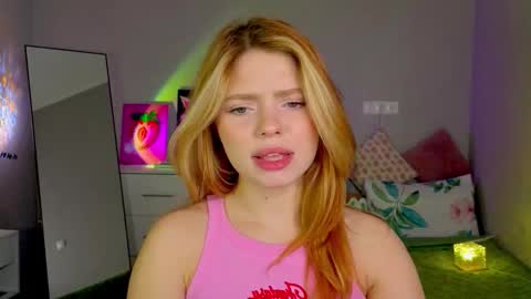 Snapshot of red__candy chatting on October 2025 02:18:02 PM red__candy online show from October 2025 02:18:02 PM