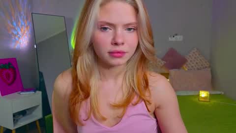 Snapshot of red__candy chatting on November 2025 12:05:02 PM red__candy online show from November 2025 12:05:02 PM