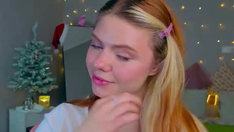 Snapshot of red__candy chatting on January 2026 12:07:02 PM red__candy online show from January 2026 12:07:02 PM