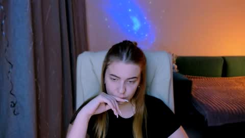 Snapshot of red__dizzy chatting on November 2025 10:42:02 PM red__dizzy online show from November 2025 10:42:02 PM