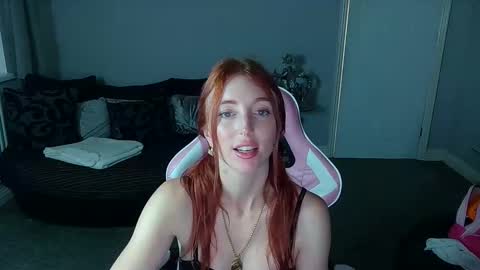 Snapshot of red_firesquirt chatting on November 2025 03:12:01 PM Red - online show from November 2025 03:12:01 PM