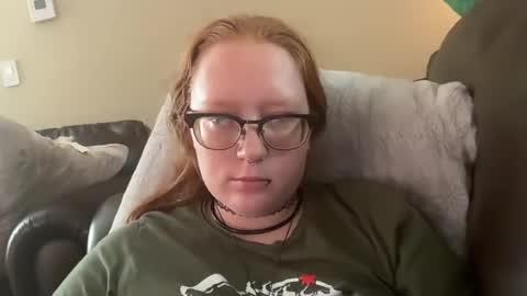 red_hot_foxx03 online show from July 2026 05:56:02 PM