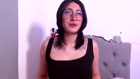 IG   OF red moonn online show from February 2025 02:38:02 PM