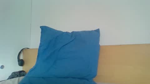 Snapshot of redandbluecloud chatting on November 2025 10:41:02 AM Red online show from November 2025 10:41:02 AM