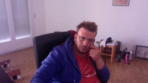 redbonezzzz online show from April 2026 08:09:02 AM