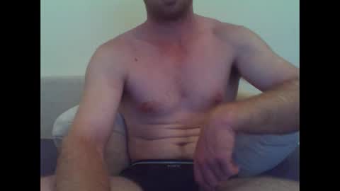 redfur_tigrrluvr online show from January 2025 01:10:01 AM