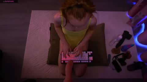 Snapshot of redhead_shark chatting on April 2026 12:31:01 PM Redhead Shark online show from April 2026 12:31:01 PM