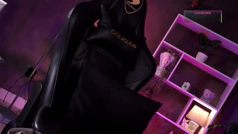 Red Jasmine online show from October 2025 01:37:02 AM