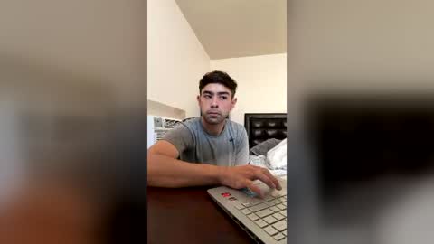RedManMoans online show from June 2026 05:15:02 PM