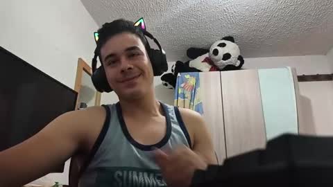 Snapshot of redsoul951869 chatting on September 2025 08:01:02 PM RedsoulReaver online show from September 2025 08:01:02 PM