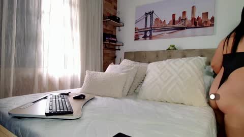 Yanella online show from March 2025 03:05:01 PM