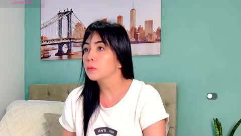 Snapshot of reese_yanella chatting on February 2026 10:09:02 AM Yanella online show from February 2026 10:09:02 AM