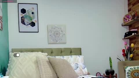 Snapshot of reese_yanella chatting on April 2026 02:34:01 PM Yanella online show from April 2026 02:34:01 PM