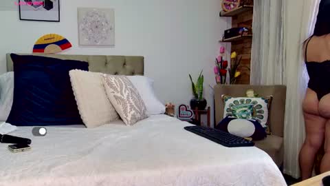Snapshot of reese_yanella chatting on July 2026 07:05:01 PM Yanella online show from July 2026 07:05:01 PM