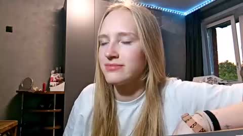 Mia online show from July 2026 04:06:01 PM
