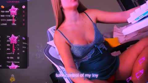 Snapshot of reggiemeow chatting on February 2025 03:58:02 AM reggieMeow online show from February 2025 03:58:02 AM