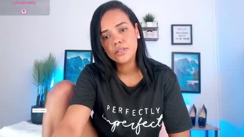 regina1819 online show from April 2026 01:12:02 AM