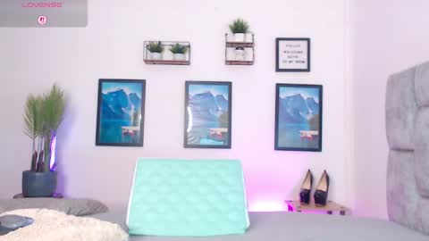 regina1819 online show from April 2026 02:34:01 AM