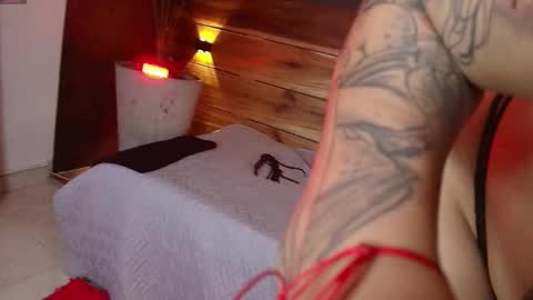 Snapshot of regina_storm chatting on October 2025 03:14:02 AM online show from October 2025 03:14:02 AM