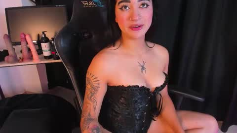 Snapshot of regina_storm chatting on October 2025 02:36:02 AM online show from October 2025 02:36:02 AM