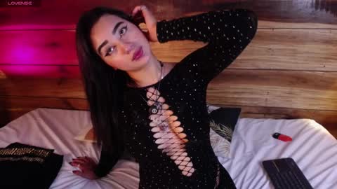 Snapshot of regina_storm chatting on November 2025 04:01:02 AM online show from November 2025 04:01:02 AM