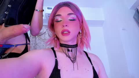 Snapshot of reginarose chatting on December 2024 01:47:02 AM reginarose online show from December 2024 01:47:02 AM