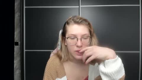 Regina online show from January 2025 02:31:02 AM