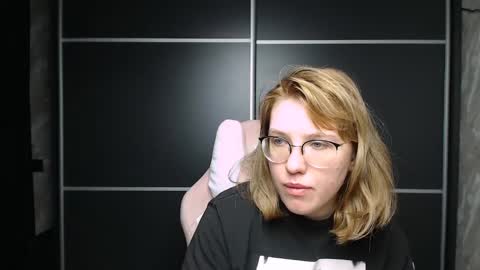 Regina online show from February 2025 04:01:01 AM