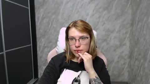 Regina online show from February 2025 03:12:02 AM