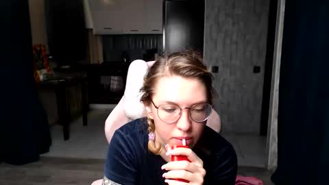 Regina online show from September 2025 11:48:01 PM