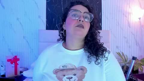 reginavegaa online show from May 2026 11:37:01 AM