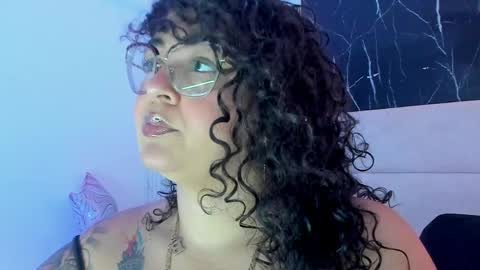 reginavegaa online show from May 2026 09:06:01 AM