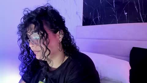 reginavegaa online show from May 2026 09:16:02 AM
